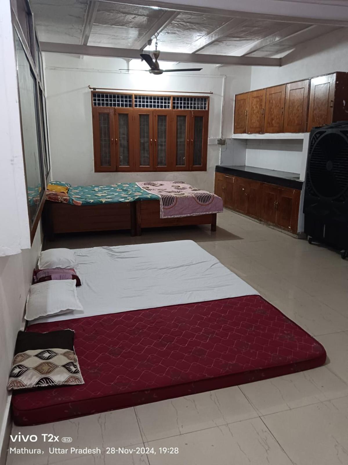 马图拉 Hari Krishnam Residency酒店 外观 照片